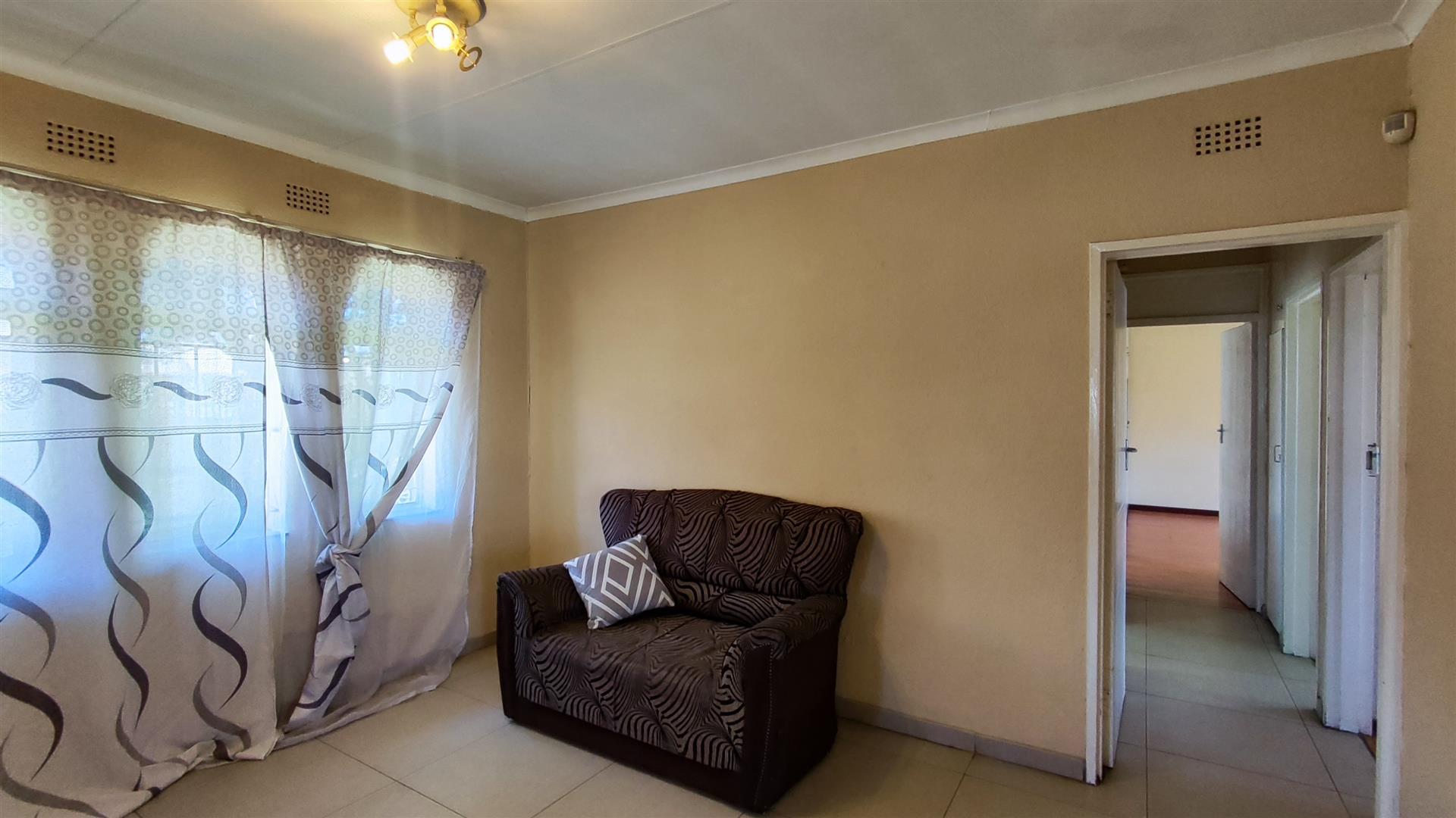 Dining Room - 16 square meters of property in Mayberry Park