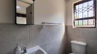 Main Bathroom - 4 square meters of property in Groblerpark