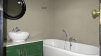 Bathroom 1 - 5 square meters of property in Kensington - JHB