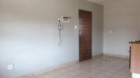 Lounges - 14 square meters of property in Olifantsvlei 327-Iq