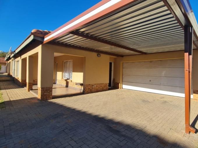 3 Bedroom Simplex for Sale For Sale in Waterval East - MR646261