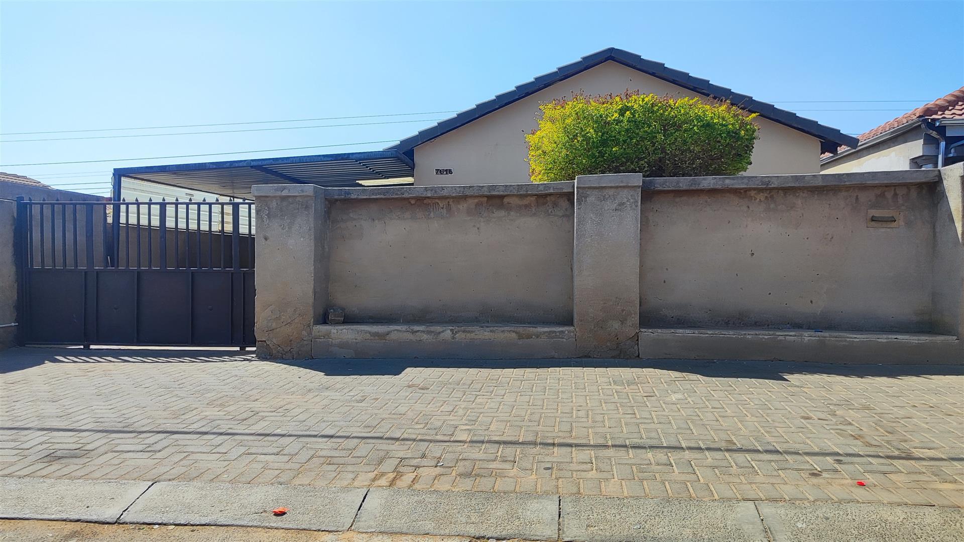 Front View of property in Windmill Park