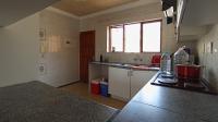 Kitchen - 11 square meters of property in Mondeor