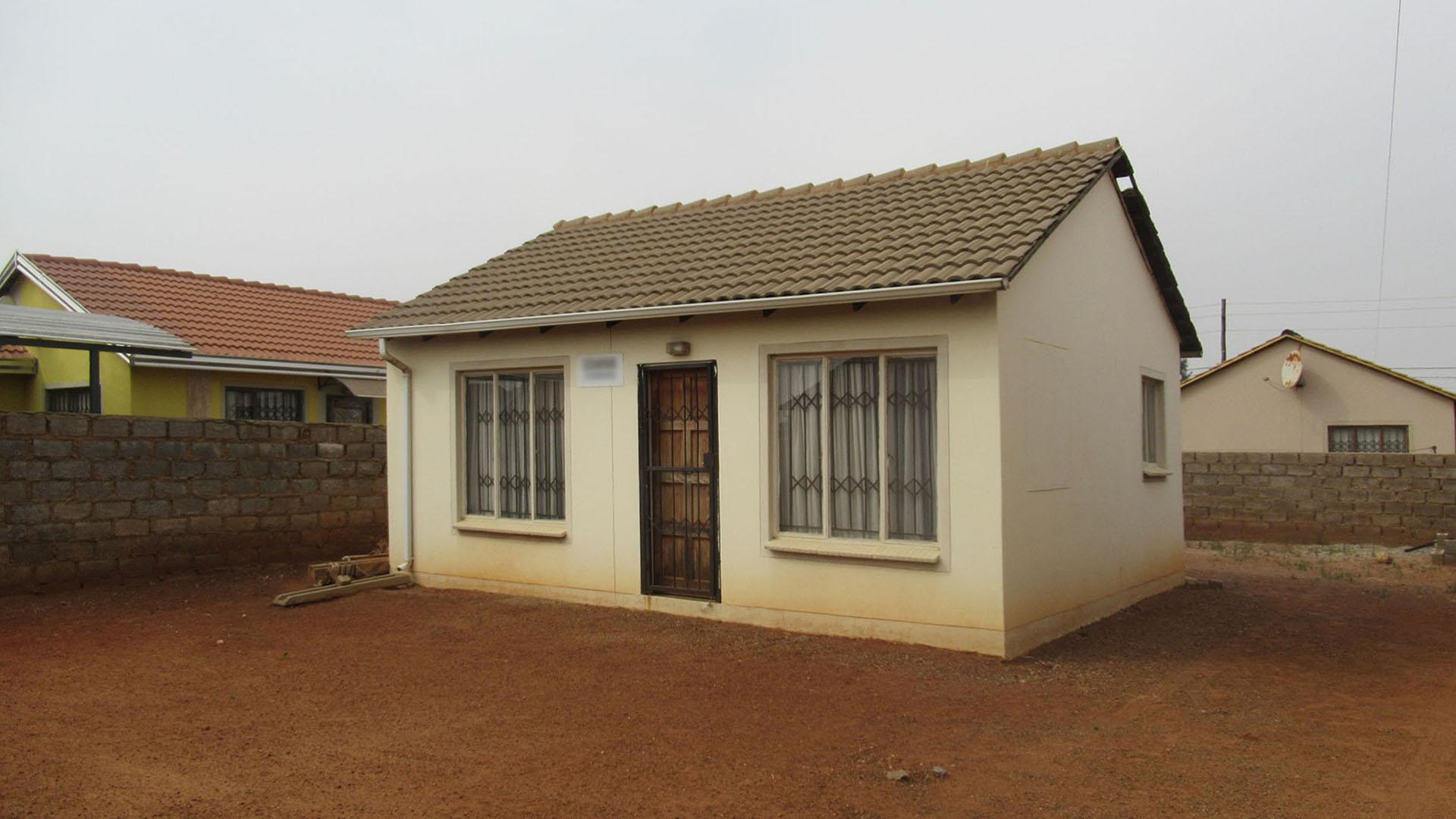 Front View of property in Protea Glen