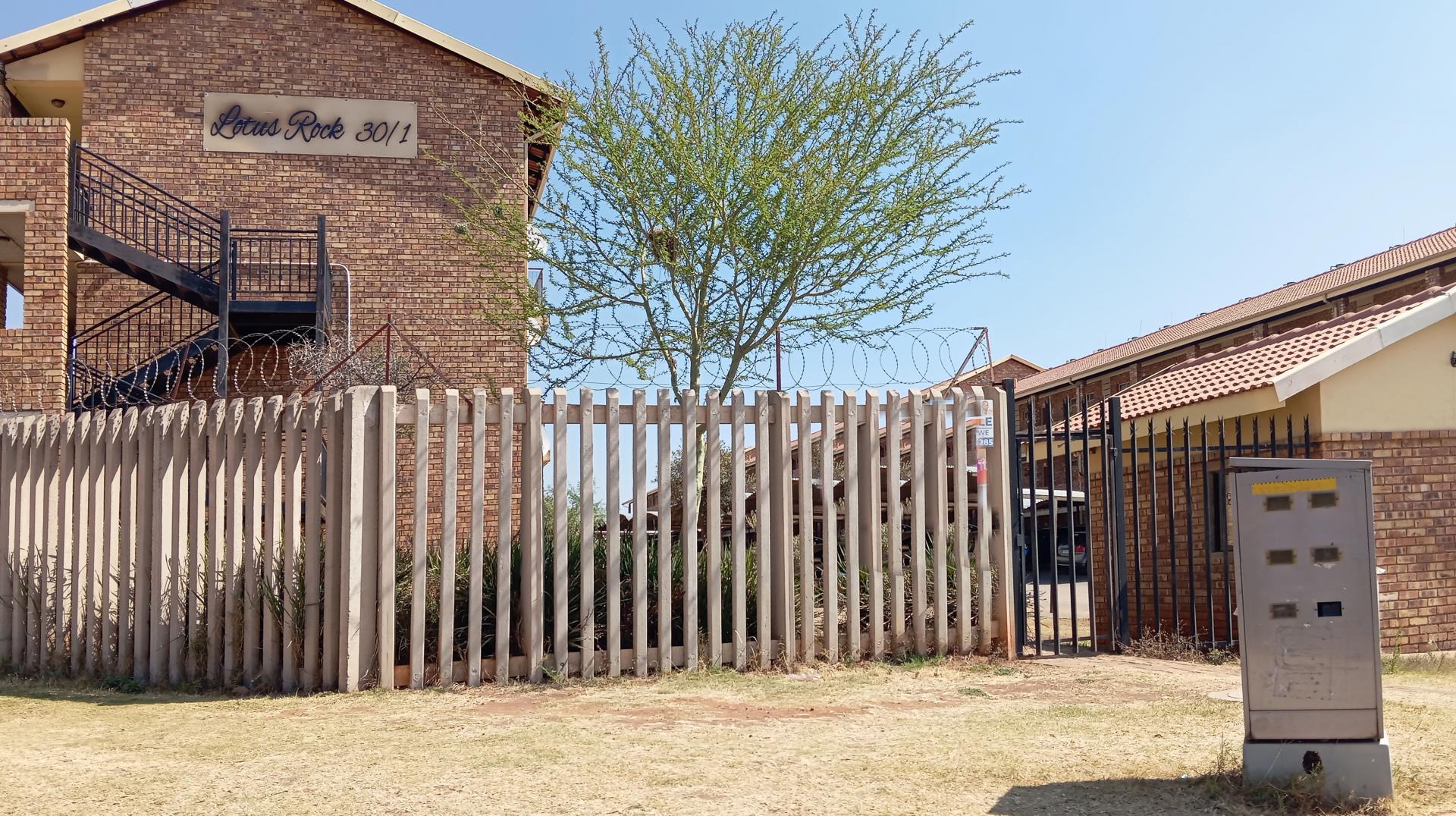 Front View of property in Lotus Gardens