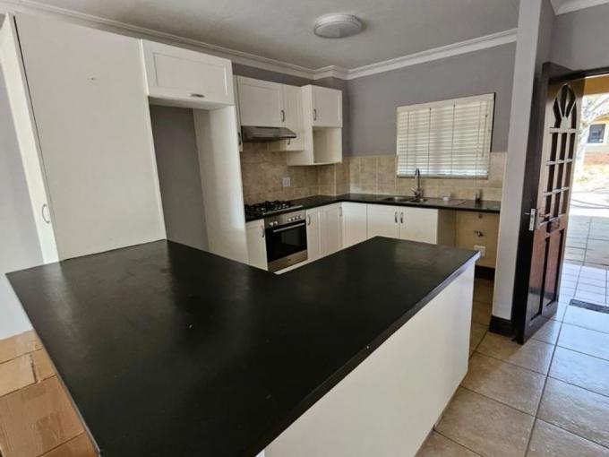 2 Bedroom Apartment for Sale For Sale in Hillcrest - KZN - MR646436