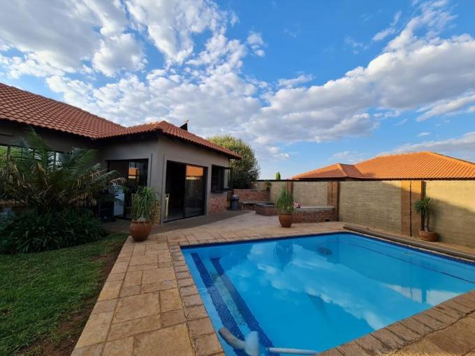 3 Bedroom House for Sale For Sale in Waterval East - MR646535