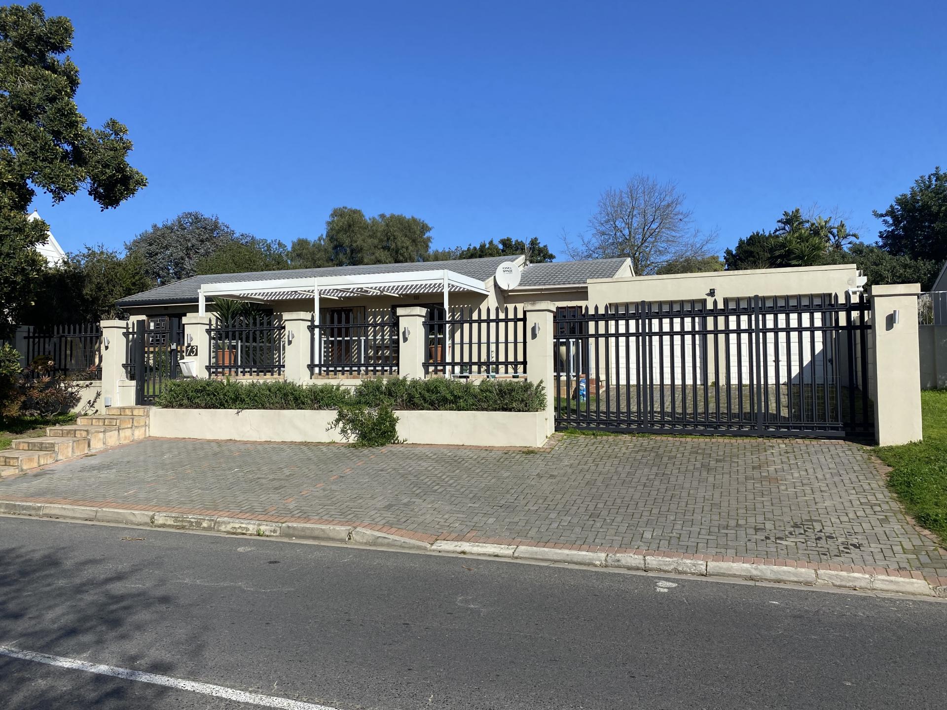 Front View of property in Langeberg Ridge