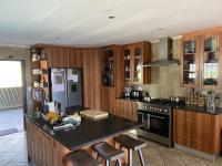 Kitchen of property in Langeberg Ridge