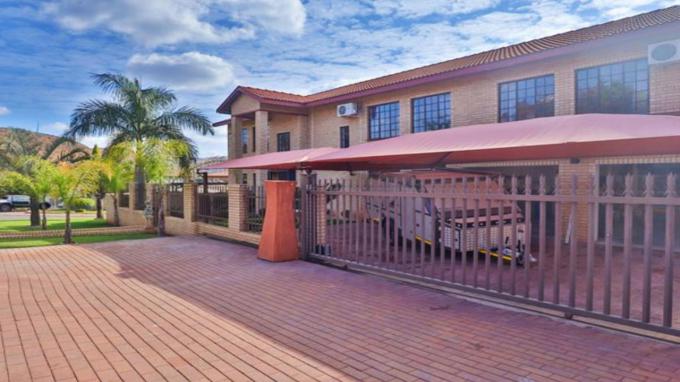 5 Bedroom House for Sale For Sale in Rustenburg - Home Sell - MR646538