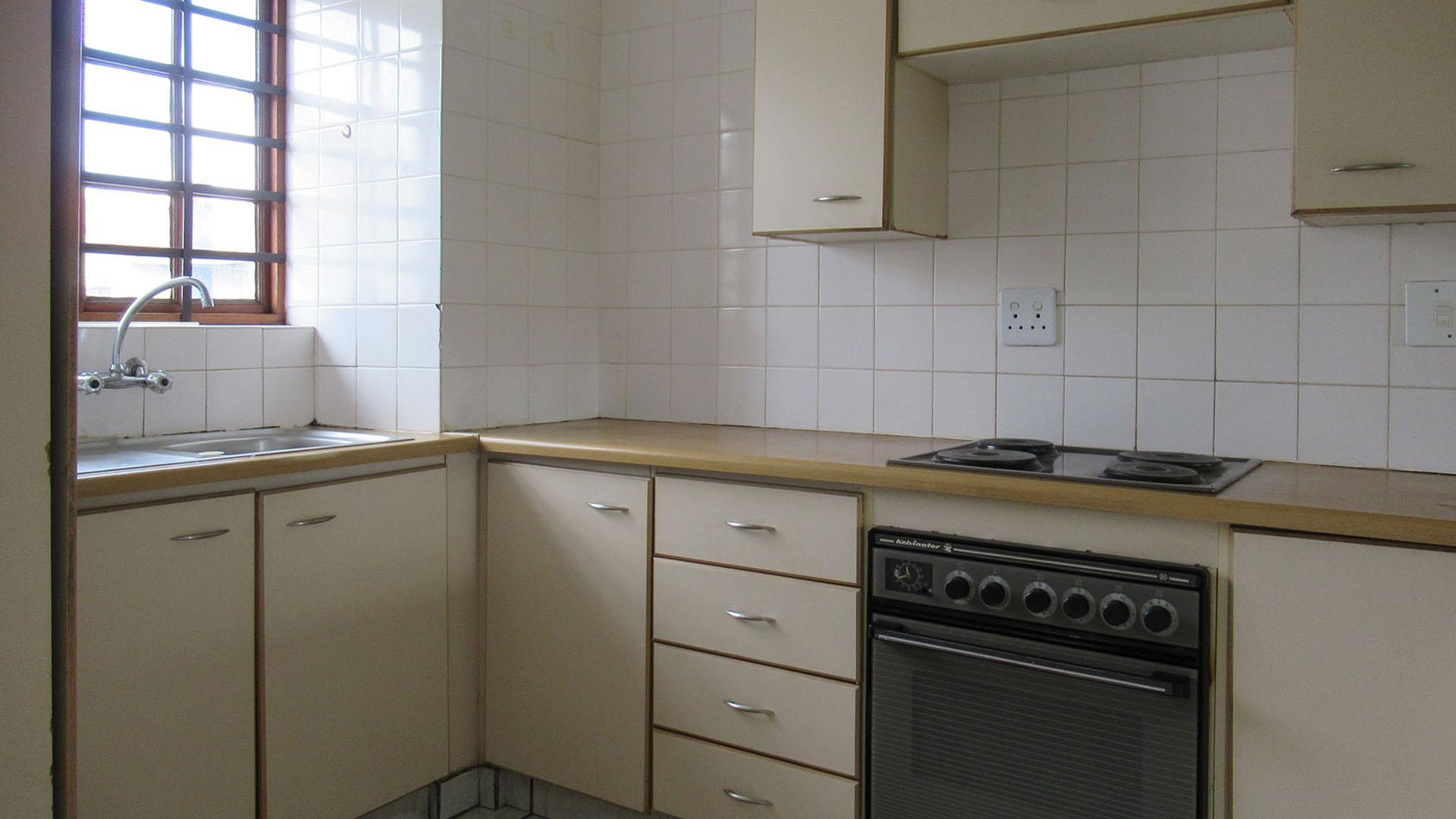 Kitchen - 7 square meters of property in Greenhills