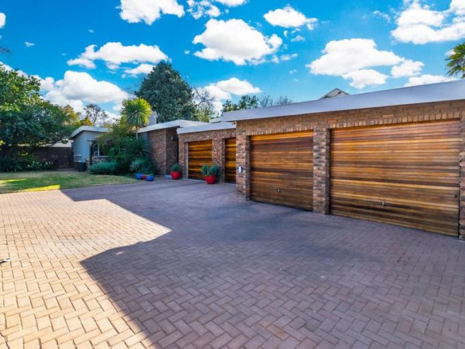 4 Bedroom House for Sale For Sale in Doringkloof - MR646649