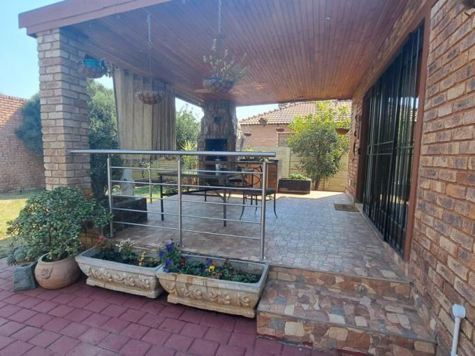 3 Bedroom House for Sale For Sale in Rietfontein - MR646691