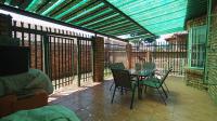 Patio - 24 square meters of property in Die Hoewes