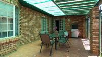 Patio - 24 square meters of property in Die Hoewes