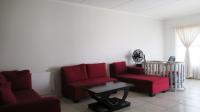 Lounges - 29 square meters of property in Oakdene