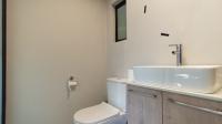 Main Bathroom - 4 square meters of property in Menlo Park