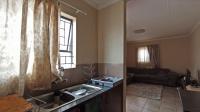 Kitchen - 9 square meters of property in Kosmosdal