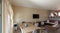 Dining Room - 11 square meters of property in Heatherview