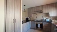 Kitchen - 11 square meters of property in Heatherview