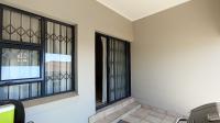 Patio - 11 square meters of property in Heatherview