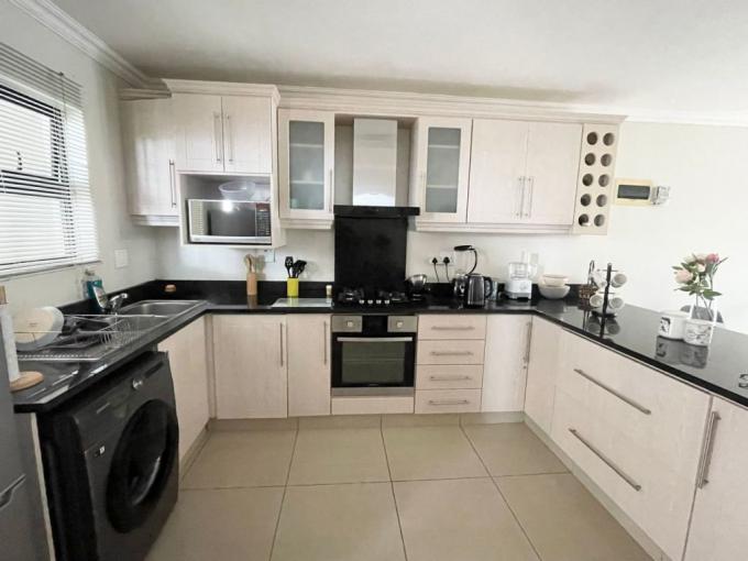 2 Bedroom Apartment for Sale For Sale in Morningside - DBN - MR646861