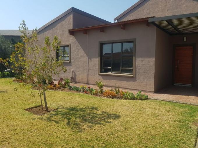 2 Bedroom Simplex for Sale For Sale in Waterval East - MR646868