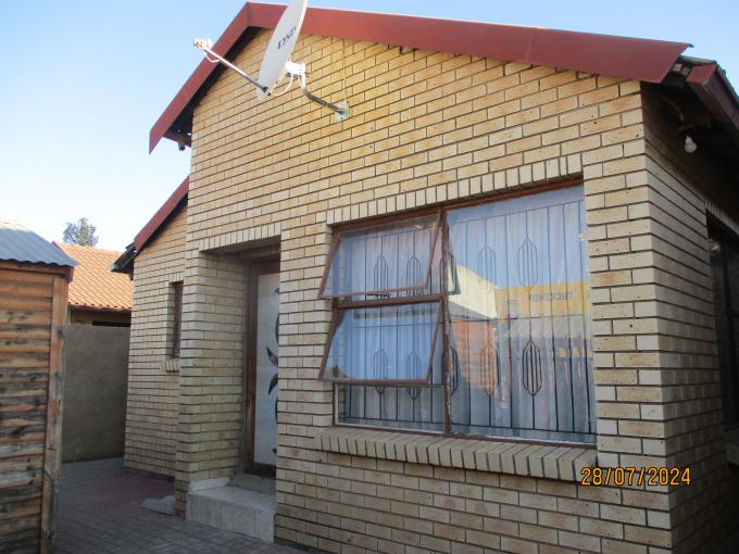 4 Bedroom House for Sale For Sale in Rabie Ridge - MR646885