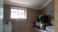 Bathroom 3+ - 31 square meters of property in Rosebank - JHB