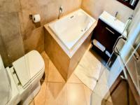 Main Bathroom - 11 square meters of property in Northcliff