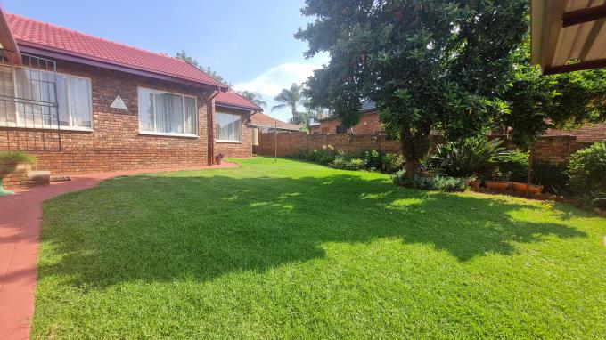 3 Bedroom Duet for Sale For Sale in Garsfontein - MR647030