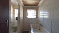 Bathroom 2 - 7 square meters of property in Doornpoort