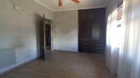 Main Bedroom - 15 square meters of property in Pretoria Gardens