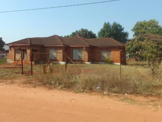 4 Bedroom House for Sale For Sale in Thohoyandou - MR647105