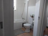 Bathroom 1 of property in Farrar Park