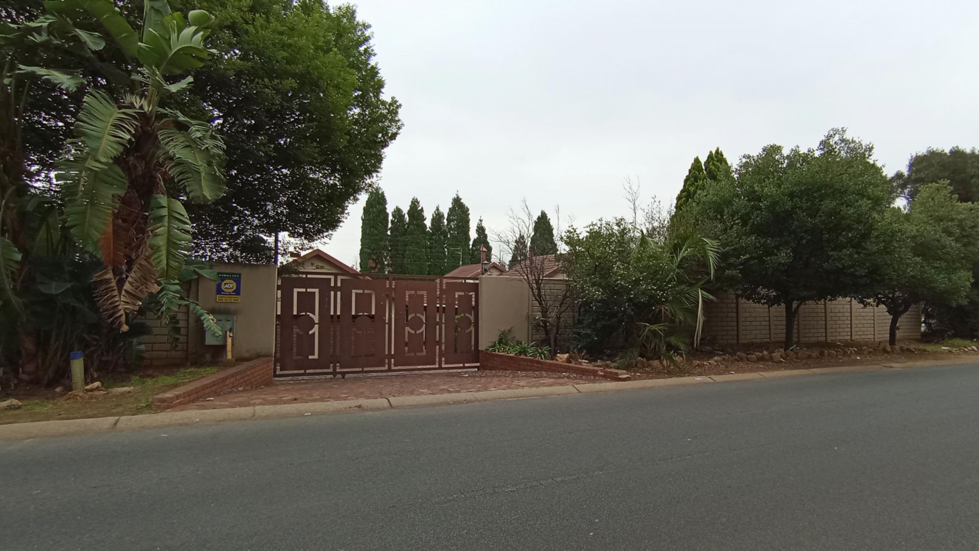 Front View of property in Gallo Manor