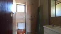 Main Bathroom - 4 square meters of property in Klopperpark