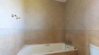 Bathroom 1 - 7 square meters of property in Klopperpark