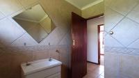 Bathroom 1 - 7 square meters of property in Klopperpark