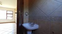 Guest Toilet - 2 square meters of property in Klopperpark