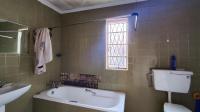 Bathroom 1 - 11 square meters of property in Primrose