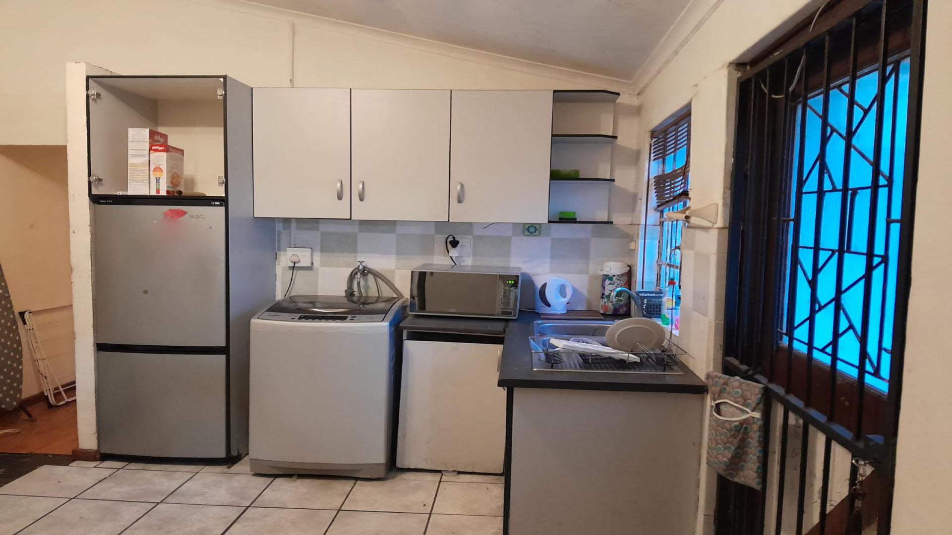 Kitchen of property in Seawinds