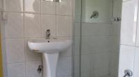 Main Bathroom - 3 square meters of property in Meredale