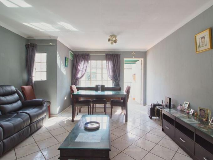 2 Bedroom Apartment for Sale For Sale in Marais Steyn Park - MR647701