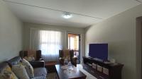 Lounges - 14 square meters of property in Olifantsvlei 327-Iq