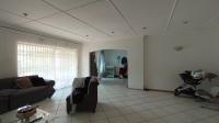 Lounges - 74 square meters of property in Kensington - JHB