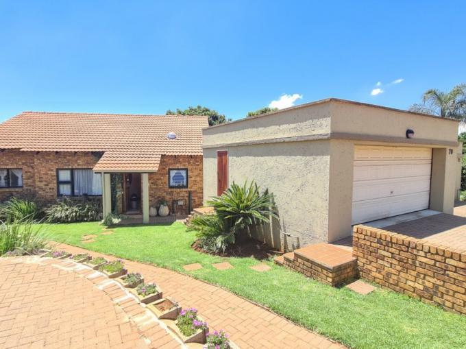 2 Bedroom House for Sale For Sale in Garsfontein - MR648099