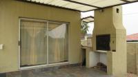 Patio - 22 square meters of property in Maraisburg