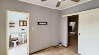 Bed Room 1 - 13 square meters of property in Morninghill