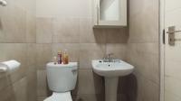 Bathroom 1 - 4 square meters of property in Annlin West